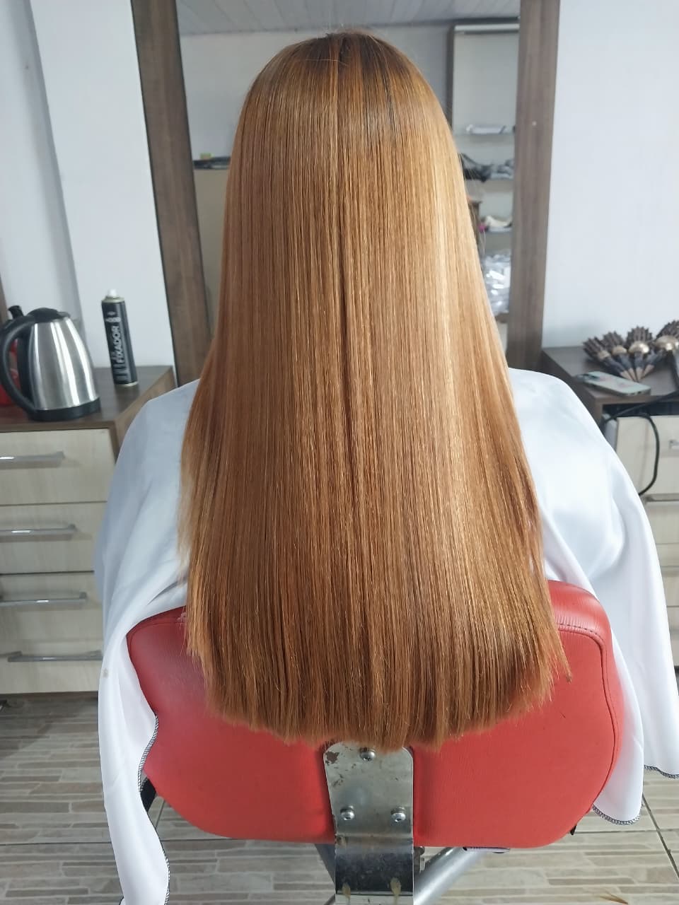 Cabelo liso em tom cobre